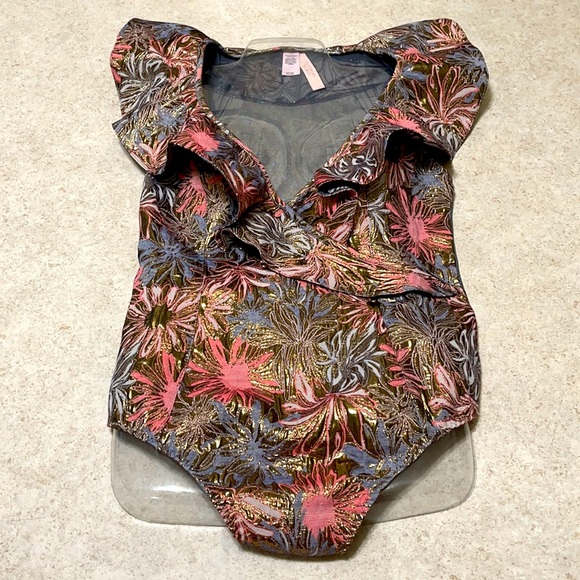 BNWT VICTORIA’S SECRET RUFFLE BROCADE BODY SUIT RUNWAY SHOW COLLECTION 2018 - Picture 3 of 16